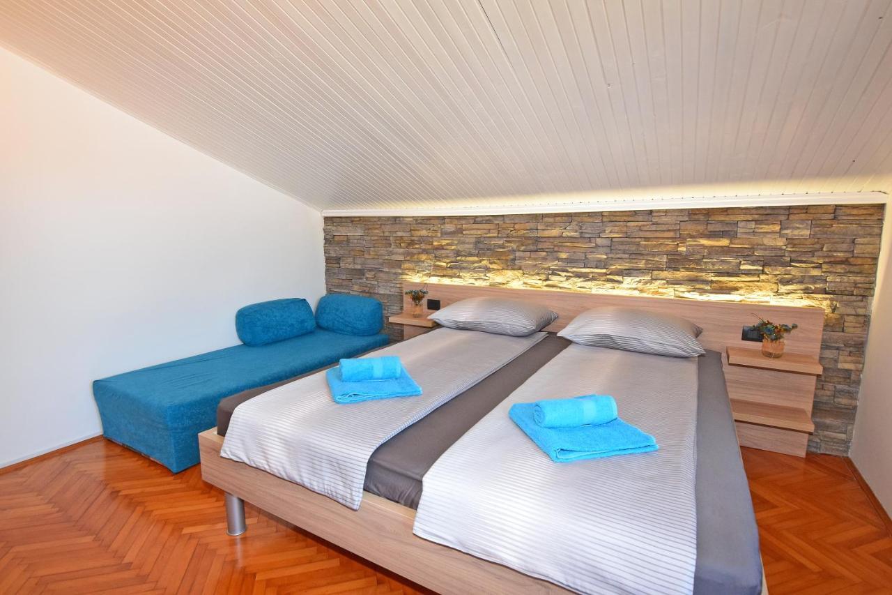 Leona Apartment