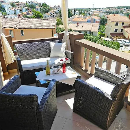 Apartment Leona Pola Esterno foto
